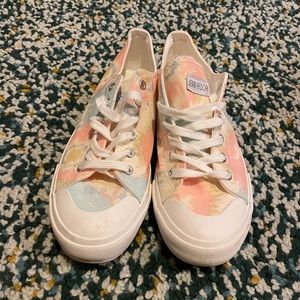 Women 8.5 Tye Dye sneakers